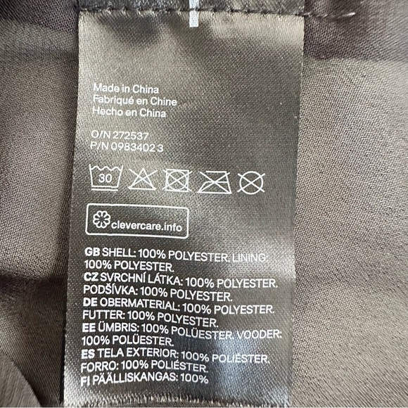 H&M Black Pleated Blouse with Rounded Neckline - Picture 5 of 6